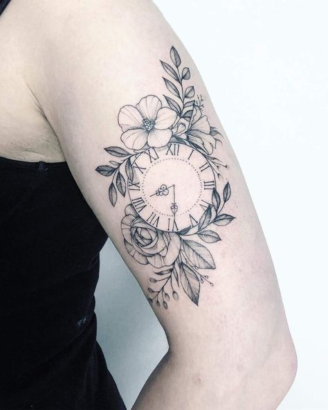 Floral Arm Tattoo, Model Tattoo, Mom Tattoo Designs, Clock Tattoo Design, Chic Tattoo, Flower Tattoo Arm, Watch Tattoos, Inspiration Tattoos, Clock Tattoo