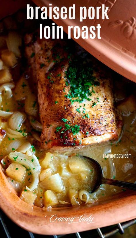 braised pork loin roast in clay cooker/slow cooker/crock pot Pork Loun, Braised Pork Loin, Pork Loin With Apples, Sunday Family Dinner, Craving Tasty, Bbq Drinks, Pork Loin Roast Recipes, Thanksgiving Dinners, Keto Coffee Recipe