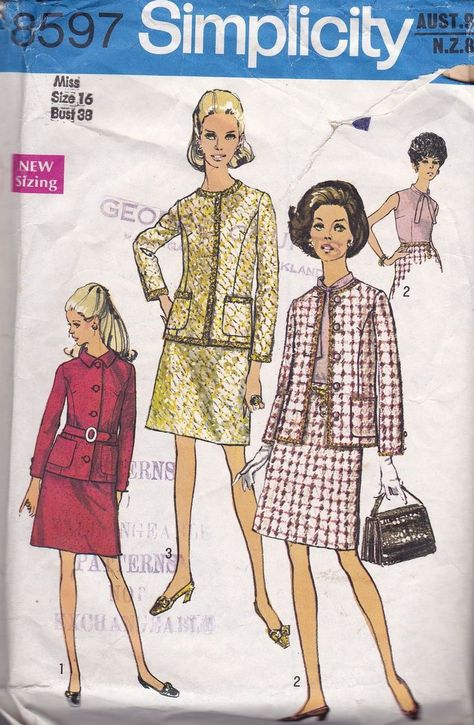 Blog - SEWING CHANEL-STYLE Chanel Jacket Pattern, Chanel Style Jacket, Kwik Sew Patterns, Vintage Vogue Patterns, Couture Skirts, Jacket Pattern Sewing, Chanel Jacket, Couture Sewing Techniques, Chanel Inspired