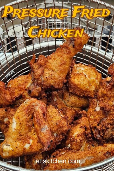 Pressure Cooker Fried Chicken, Pressure Cooking Chicken, Broasted Chicken, Cooking Fried Chicken, Fried Chicken Restaurant, Chicken Restaurant, Making Fried Chicken, Pressure Cooker Chicken, Chicken Thigh Recipes Crockpot