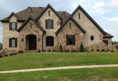 Brick Ideas, Stone Exterior Houses, Brick Siding, Brown Brick, Brick Stone, Brick Exterior, Brick Exterior House, Exterior Stone, Farmhouse Exterior