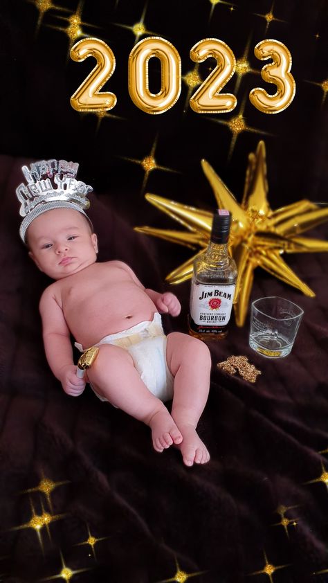 1st New Years Baby Pictures, New Years Milestone Picture, New Year Milestone Baby Picture, Newborn New Years Pictures, Happy New Year Baby Photoshoot, New Year Photoshoot Ideas Baby Photos, January Baby Monthly Picture, New Years Baby Pictures, First New Years Baby Pictures