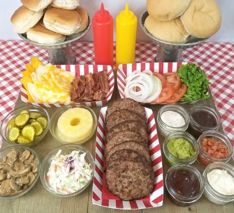 Burger Bar Party Idea - Making Time For Mommy Unique Bbq Recipes, Burger Bar Toppings, Bar Party Ideas, Hamburger Bar, Burger Bar Party, Hamburger Party, Hamburger Toppings, Party Food Bars, Bbq Party Food