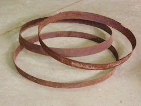 Wine Barrel Diy, Whiskey Barrel Rings, Wine Barrel Crafts, Barrels Diy, Hygiene Kit, Menstrual Hygiene, Wine Barrel Rings, Creative Garden Decor, Barrel Ring