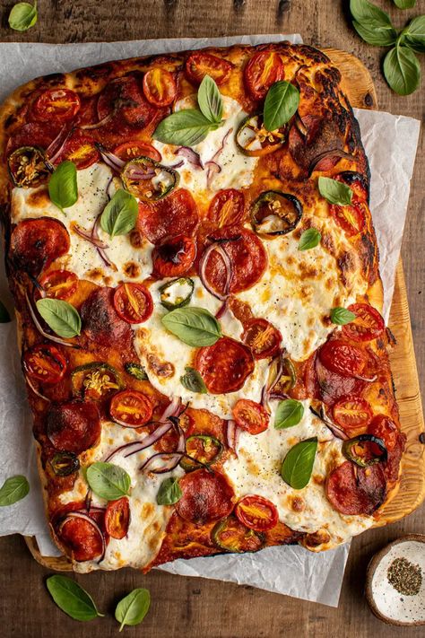 Fresh Mozzarella Pizza, Sweet Pizza, Mozzarella Pizza, Roasted Pepper Sauce, Roasted Red Pepper Sauce, Red Pepper Sauce, Roasted Red Pepper, Pizza Pizza, Best Dinner Recipes