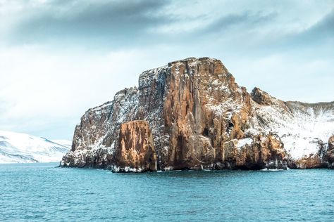 Deception Island Antarctica, Deception Island, Baffin Island, Remote Places, Travel Wishes, How To Book A Cruise, Southern Ocean, Breathtaking Places, Beautiful Sites