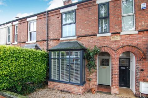 Small Terrace House Front Garden, Terrace House Front Garden, Small Terraced House Interior, Uk Small Terraced House Interiors, Victorian Terrace Bedroom, Terrace House Bedroom, Terraced House Interior, Small Terraced House, Terrace House Interior