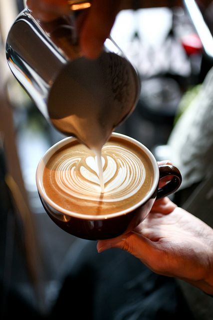 Arte Del Cappuccino, Mousse Au Chocolat Torte, Coffee Latte Art, Cappuccino Machine, Coffee Barista, Italian Coffee, Irish Coffee, Coffee Photography, Coffee Latte