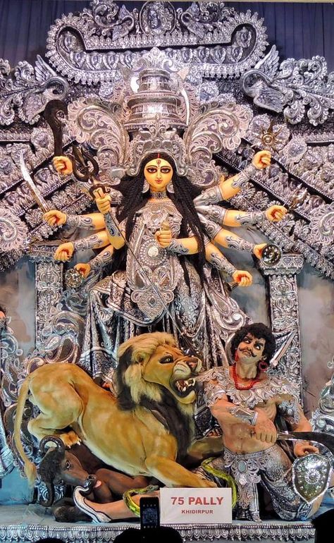 Durga Maa Pictures Kolkata, Durga Puja Murti, Mahalakshmi Goddesses Hd Wallpaper, Durga Murti, Durga Maa Pictures, Durga Ma, Hindu Worship, Durga Ji, Durga Picture