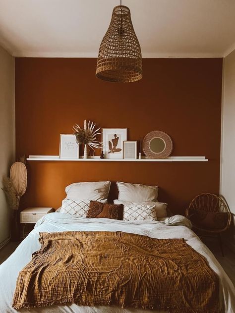 Terracotta Bedroom Decor, Bedroom Ideas Terracotta, Bedroom Terracotta, Terracotta Bedroom Ideas, Orange Bedroom Walls, Terracotta Bedroom, Bedroom Color Combination, Bedroom Orange, Green Bedroom