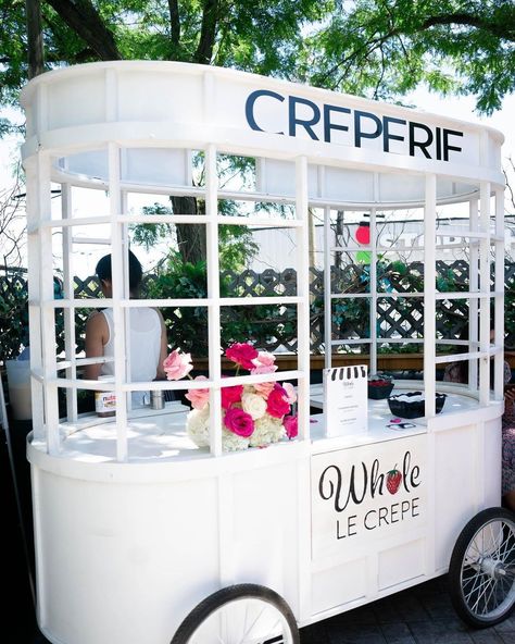 Crepes Business Ideas, Wedding Crepe Bar, Crepes Food Truck, Crepe Station Wedding, Food Cart Wedding, Wedding Food Cart, Food Cart Ideas, Crepe Catering, Crepe Truck