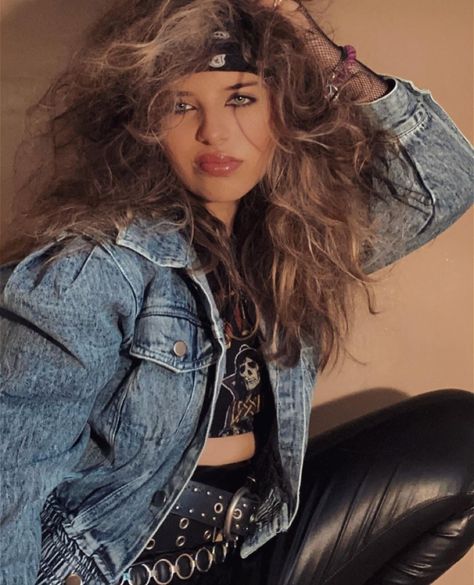 80s Rocker Girl, Cool References, 80s Rocker Hair, 80s Rock Outfit, Rocker Makeup, 80s Rock Hair, 80s Rock Fashion, Outfit Adopts, Rockstar Costume