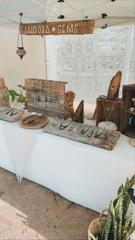 Market Booth Jewelry, Jewelry Tent Booth Ideas, Branch Earring Display, Earthy Vendor Booth, Outdoor Jewelry Booth, Outdoor Jewelry Booth Display, Artisan Vendor Booth, Vintage Jewelry Display Booth, Jewellery Display Ideas Market Stalls