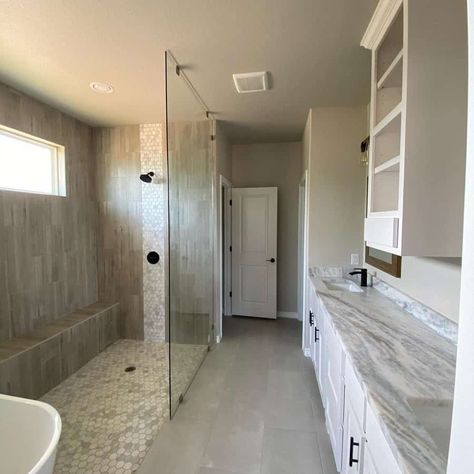 Walk In Shower No Door No Glass Ideas, Walk In Shower With Window, Walkin Shower Ideas, Walk In Bathroom Showers, Doorless Shower Design, Gray Bathrooms, Half Wall Shower, Showers Without Doors, Walk In Shower Ideas