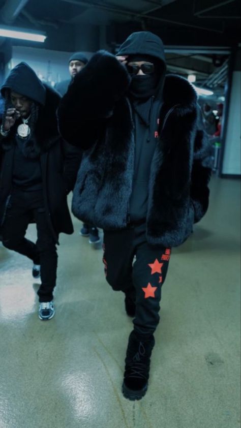 Future Rapper Style, 21 Savage Rapper, Men Streetwear Outfits, Future Rapper, Y2k Outfits Men, Black Fur Coat, Rapper Style, 90s Fashion Men, Rapper Outfits