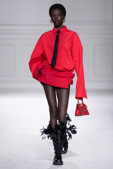 Valentino Fall 2023, Tie Outfit, Paris Fashion Week Runway, Fall 2023 Ready To Wear, Valentino Fashion, 2023 Ready To Wear, Valentino Black, Ermanno Scervino, Red Outfit