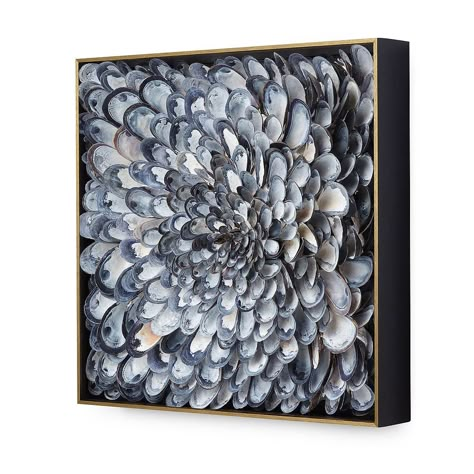 Shell Art Ideas, Sharing A Shell, Deco Marine, Art Coquillage, Oyster Shell Crafts, Seashell Projects, Framed Art Wall, Shells Diy, Mussel Shell