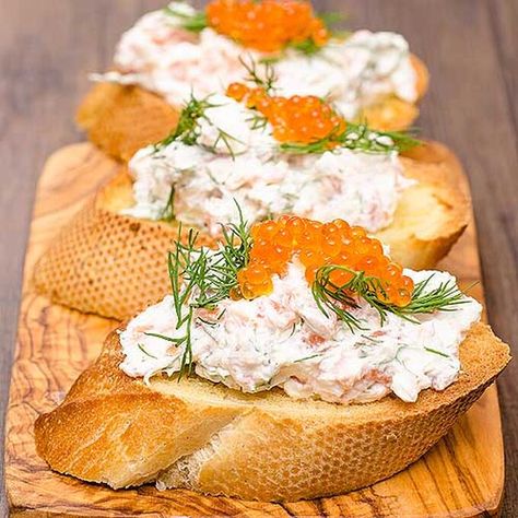 Salmon Mousse Recipes, Salmon Mousse, Crostini Recipe, Creamy Salmon, Crostini Recipes, Culinary School, Party Food Appetizers, Best Appetizers, Appetizer Dips