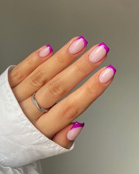 Pink Tip Nails, Unghie Sfumate, Stunning Nails, Cute Gel Nails, Short Acrylic Nails Designs, Dipped Nails, Nails Short, Chic Nails, French Tip Nails