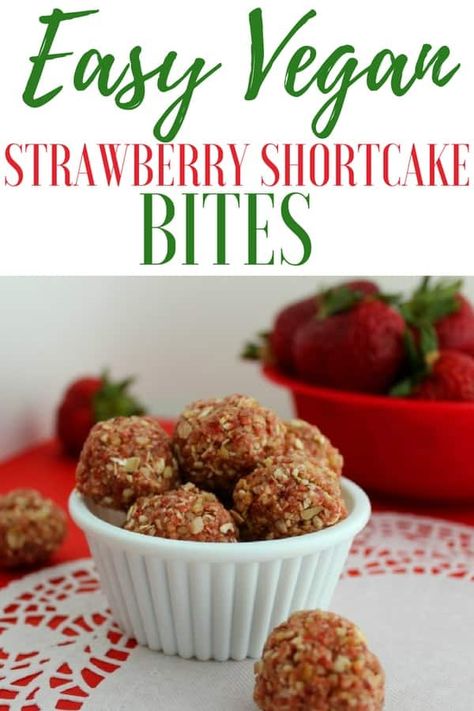 Vegan Energy Bites are a no bake Strawberry Shortcake Energy Bite. Freeze dried strawberries, Blue Agave, Oats and more come together for a quick and easy snack idea. Grab and go for breakfast on the go and more. #energybites #vegan #glutenfree #strawberry #skinny #healthy #snacking #energybites Homemade Road Trip Snacks, No Bake Strawberry Shortcake, Strawberry Shortcake Bites, Vegan Strawberry Shortcake, Strawberry Bites, Energy Bite, Summer Lunches, Trip Snacks, Road Trip Snacks