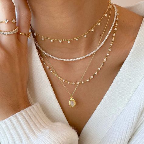 Necklace Combo, Preppy Jewelry, Diy Jewelry Inspiration, Jewelry Accessories Ideas, Classy Jewelry, Jewelry Essentials, Stacked Jewelry, Jewelry Lookbook, Girly Jewelry