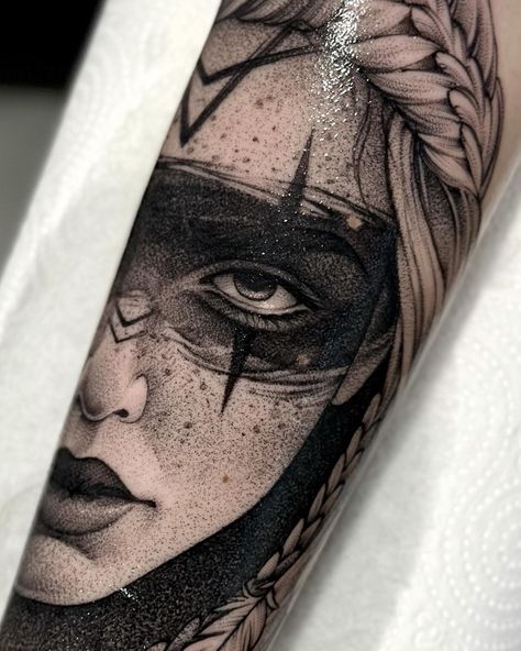 Tattoo Face, Manga Tattoo, Greek Tattoos, 1 Tattoo, Tattoo Feminina, Girl Tattoo, Blackwork Tattoo, Creative Tattoos, Girl Tattoos