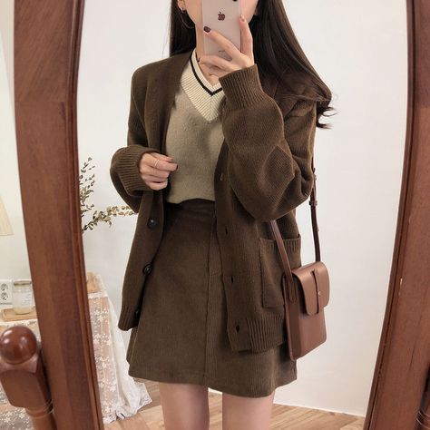 Acedemia Outfits, Dark Academia Outfit, Academia Outfits, Academia Style, Dark Academia Fashion, Academia Fashion, Closet Goals, Korean Girl Fashion, Mode Vintage