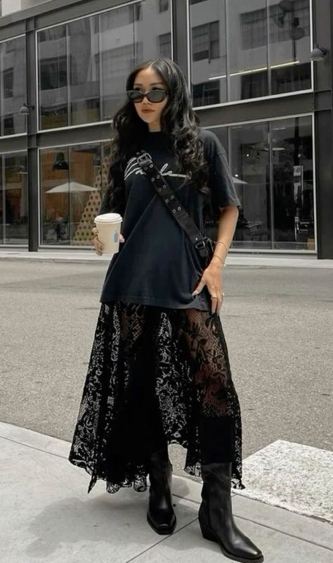 Black Lace Skirt, Looks Street Style, Mode Inspo, Edgy Outfits, Looks Style, Mode Inspiration, Style Blog, Festival Outfit, Hippie Style