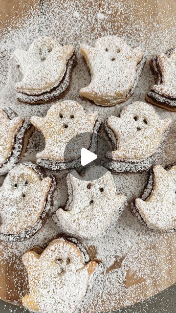 Jacqui Saldaña Simple Recipes on Instagram: "Puff Pastry Ghosts 👻 With just 3 ingredients these cuties come together so quick for a perfect and easy treat! A must bake this Spooky Season! #halloween #dessert #recipe 

Nutella Puff Pastries - On a floured surface roll out two sheets of puff pastry. Spread 1 1/4 cup of Nutella OR regular chocolate spread on one sheet of puff pastry. Gently add the second sheet of puff pastry on top. Use any cookie cutter shape you like to cut out shapes. Place them on a baking sheet lined with parchment paper. Whisk one egg with two tablespoons of water. Brush each one with the egg wash. Bake at 400 degrees for 15 minutes or until puffed up and golden brown. Once they cool, sprinkle with powdered sugar and enjoy!" Halloween Recipes Simple, Nutella Halloween Recipes, Ghost Puff Pastry, Nutella Halloween Treats, Puff Pastry Ghosts, Halloween Pastries Desserts, Puff Pastry Halloween Recipes, Halloween Puff Pastry Ideas, Halloween Pastries