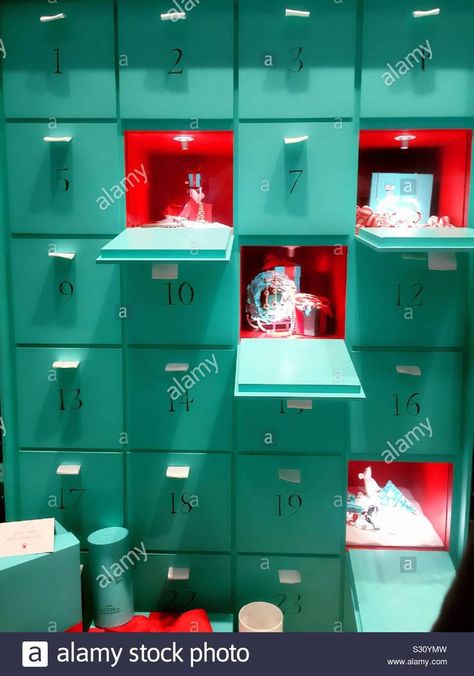 Christmas Activation Ideas, Holiday Merchandising, Christmas Activation, Christmas Event Ideas, Primark Christmas, Pop Up Cafe, Christmas Advertising, Church Interior Design, Christmas Experiences