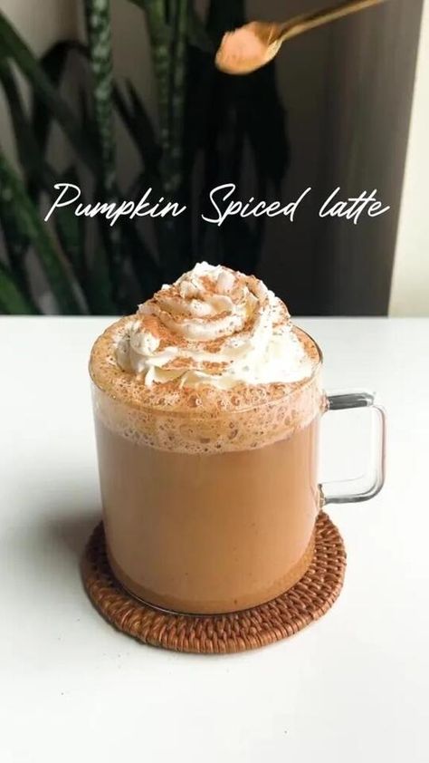 ‘So much better than Starbucks!’ Coffee fans rave over pumpkin spiced latte recipe that takes less than a minute to make - NewsBreak Pumpkin Spice Latte Recipe Starbucks, Psl At Home, Pumpkin Latte Recipe, Whipped Pumpkin, Pumpkin Spiced Latte, Homemade Pumpkin Spice Latte, Starbucks Pumpkin Spice Latte, Pumpkin Spiced Latte Recipe, Thanksgiving Pumpkin Pie