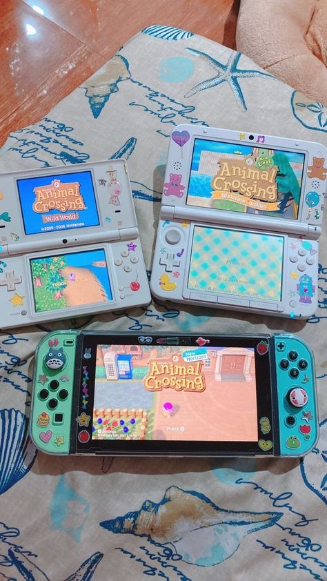 Nintendo Switch Game Collection, Nintendo Switch Collection, Animal Crossing Collection, Animal Crossing Stuff, Animal Crossing Switch Aesthetic, Animal Crossing Wild World Aesthetic, Nintendo Switch Aesthetic Case, Animal Crossing Accessories, Nintendo 3ds Aesthetic