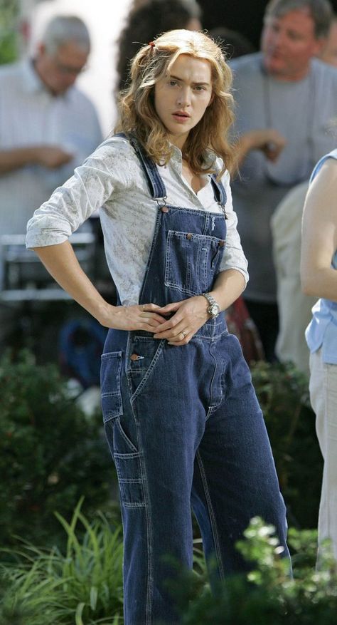 Farmer Girl Costume, Farmer Overalls, Farm Girl Outfits, Farmer Outfit, Farmer Girl, Farm Clothes, Overalls Outfit, Gardening Outfit, Work Wear Women