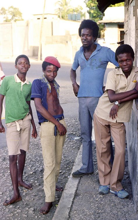 Big Pants Small Shirt, 1970s Mens Fashion, Jamaican Men, Brazil Fashion, Caribbean Fashion, Africa Photography, Beatiful People, Reggae Style, Jamaican Culture