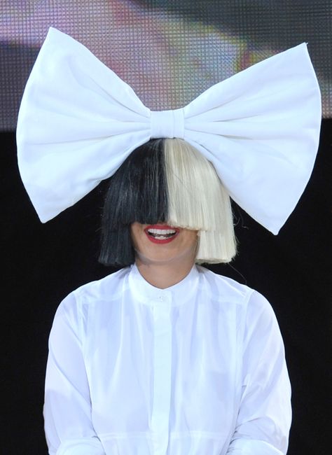 Iconic Music Videos, Songbird Serenade, Sia Singer, Sia And Maddie, Sia Music, Sia Furler, Sia Kate Isobelle Furler, Ray Donovan, Original Songs