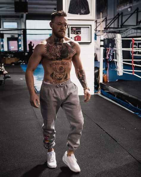 Solid work tonight because 4th place doesn’t get a medal. Conor Mcgregor Workout, Conor Mcgregor Body, Conor Macgregor, Conor Mcgregor Wallpaper, Conner Mcgregor, Mcgregor Wallpapers, Conor Mcgregor Style, Notorious Mcgregor, Connor Mcgregor