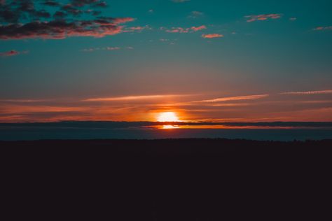 New free stock photo of landscape sunset water Macbook Air M1 Wallpaper, Macbook Air M1, Youtube Photography, Facebook Cover Design, Expressive Art, Sunset Wallpaper, Youtube Thumbnail, Simple Graphic, Natural Scenery