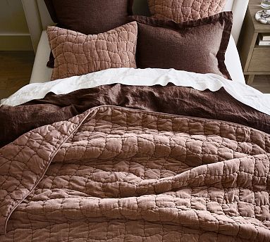 Fall Queen Bedding, Modern Boho Farmhouse Bedding, Tan Duvet Cover Bedroom Ideas, Moody Bedroom Comforter, Blue And Terracotta Bedding, Romantic Bedding Master Suite, Earthy Teal Bedroom, Pottery Barn Quilt Bedding, Guest Bedroom Bedding Cozy