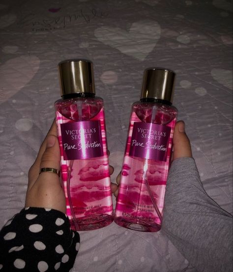 Victoria Secret Perfume Body Spray, Funny Stories To Tell, Profumo Victoria Secret, Perfume Victoria Secret, Victoria Secret Body Spray, Victoria's Secret Perfume, Victoria Secret Body Mist, Victoria Secret Fragrances, Working In Retail