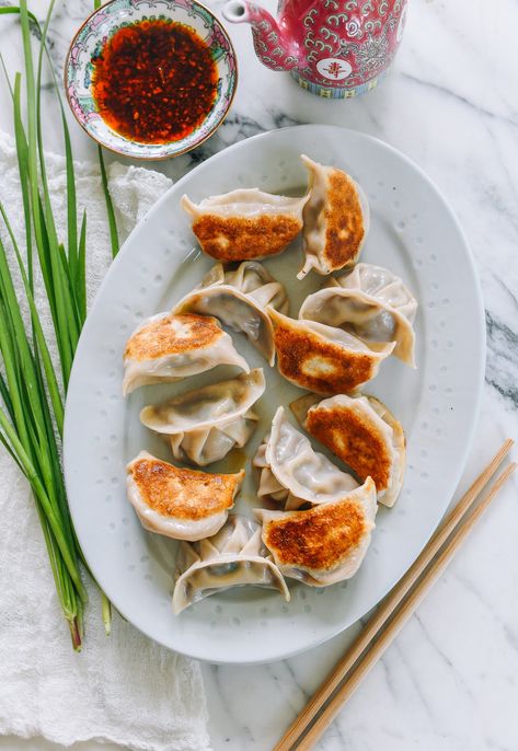 Pork and Chive Dumplings Pork And Chive Dumplings, Chive Dumplings, Gluten Free Dumplings, Dumpling Recipes, Dumpling Sauce, Carb Loading, Asian Appetizers, Dim Sum Recipes, Wok Of Life