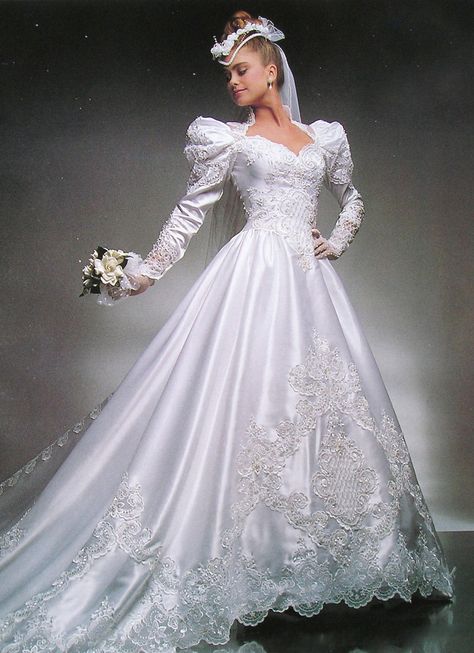 old school 1990 Wedding Dress, Wedding Dresses 80s, Average Cost Of Wedding, Wedding Dresses 90, Cost Of Wedding, 1980s Wedding Dress, 90s Wedding Dress, 1980s Wedding, Chiffon Wedding Gowns