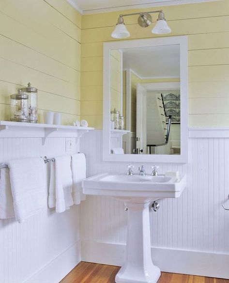 Clean, classic and practical bathroom - NewlyWoodwards Beadboard Bathroom, Small Bathroom Sinks, Cottage Bathroom, Bead Board, Yellow Bathrooms, Trendy Bathroom, Yellow Walls, Bath Room, Remodel Bedroom