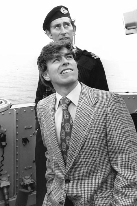 Prince Andrew Young, Teenage Pics, Windsor Family, Royal Pictures, Prince Charles And Diana, Handsome Men Quotes, Zara Phillips, English Royal Family, British Royal Families