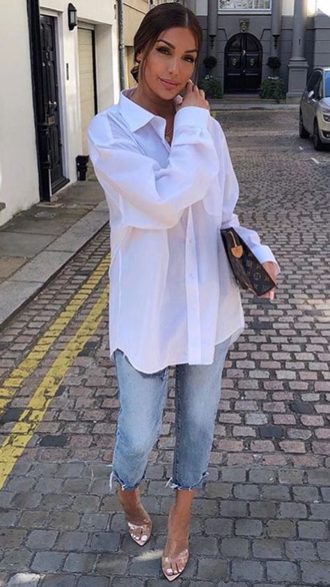 White Shirt Outfits, Elegante Casual, Mode Casual, Fashion Mistakes, Mode Inspo, Looks Chic, Mode Inspiration, Outfits Casuales, Look Fashion