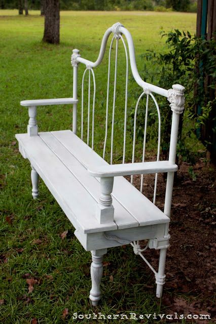 DIY Repurposed Metal Headboard Bench - Southern Revivals Repurposed Metal Headboard, Metal Headboard Bench, Repurposed Metal, Repurposed Headboard, Headboard Benches, Headboard Bench, Corner Bench, Metal Headboard, Iron Bed