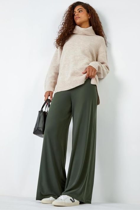 Khaki Green Trousers Outfit, Green Trousers Outfit, Wide Leg Trousers Outfit, Trouser Outfit, Jumper Outfit, Wide Trousers, Leg Stretching, Autumn Style, Modest Fashion Outfits