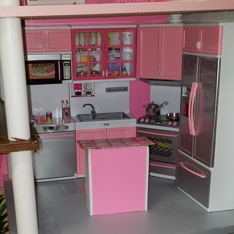 Barbie Kitchen Set, Kitchen Playset, Battery Operated Toys, Kids Play Kitchen, Modern Toys, Barbie Kitchen, Barbie Doll House, Mini Kitchen, Dollhouse Kitchen