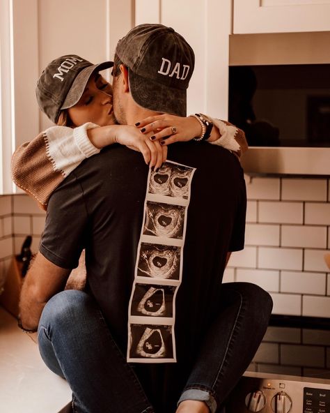 Kitchen Baby Announcement, Half Baked Pregnancy Photo Christmas, Cooking Pregnancy Announcement, Half Baked Maternity Photoshoot, Halfway Baked Pregnancy Photoshoot, Half Baked Pregnancy Photo With Husband, Kitchen Pregnancy Announcement, Half Way Pregnancy Photo, Half Way Baked Pregnancy Photos