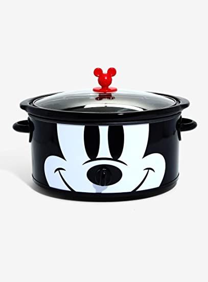 Kitchen Assesories, Cozinha Do Mickey Mouse, Casa Disney, Disney Kitchen Decor, Mickey Kitchen, Mickey Mouse Kitchen, Minnie Y Mickey Mouse, Metal Coasters, Mickey Mouse Design