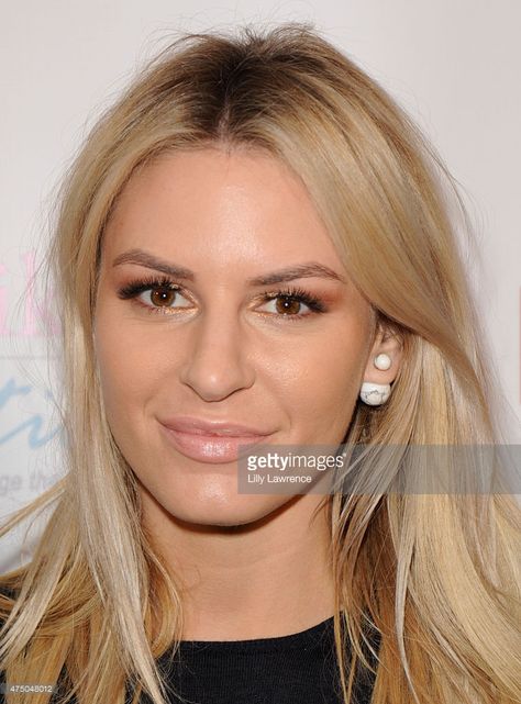 Morgan Stewart Hair, Morgan Stewart Style, Morgan Stewart, Natural Beauty Makeup, Tv Personality, Hair Raising, Full Face Makeup, Beauty Clothes, The Agency